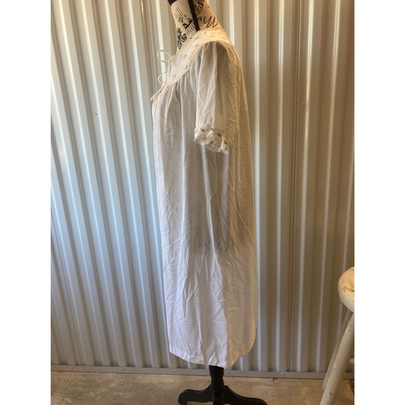 1970s Button-front Sheer Robe - Picture 4 of 10